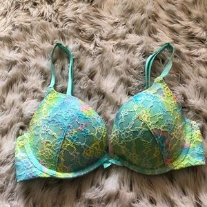 Victoria’s Secret lace push up bra tie dye 32C